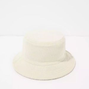 NWOT American Eagle Sherpa Reversible Bucket Hat